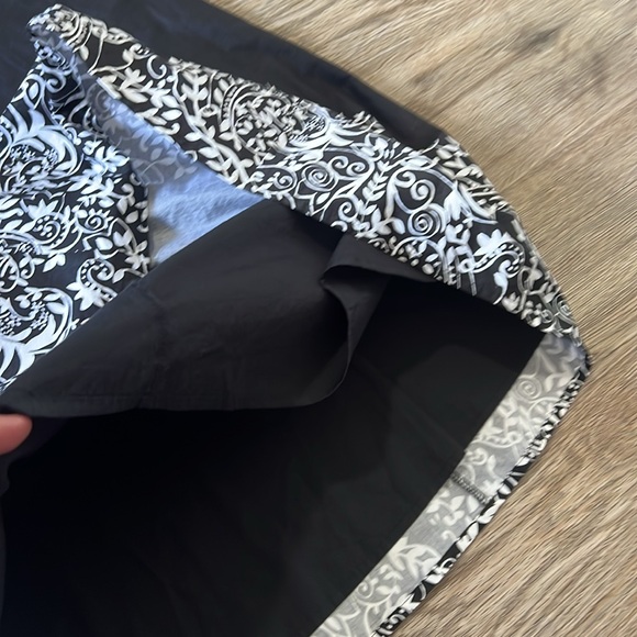 White House Black Market Black and White Strapless Halter Dress Size 6. - Picture 4 of 11